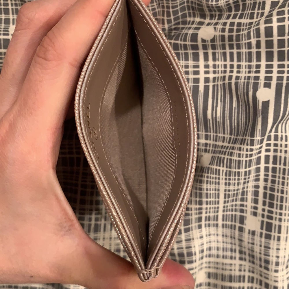 Authentic Chanel iridescent beige pearl cc holder - Picture 7 of 9